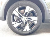 2023 Volvo V60 B5 AWD Sedan for sale, Japanese used car export - photo 17 of 30 | GULJI TRADERS