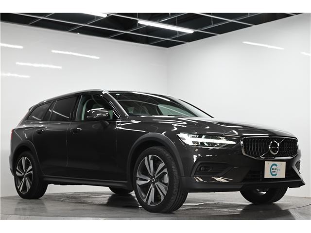 2024 Volvo V60 B5 AWD Sedan for sale, Japanese used car export - photo 1 of 56 | GULJI TRADERS