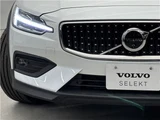 2025 Volvo V60 B5 AWD Sedan for sale, Japanese used car export - photo 4 of 43 | GULJI TRADERS