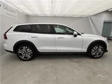 2025 Volvo V60 B5 AWD Sedan for sale, Japanese used car export - photo 17 of 43 | GULJI TRADERS