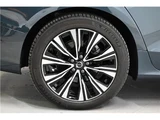 2025 Volvo V60 B4 Sedan for sale, Japanese used car export - photo 16 of 55 | GULJI TRADERS