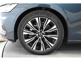 2025 Volvo V60 B4 Sedan for sale, Japanese used car export - photo 18 of 55 | GULJI TRADERS