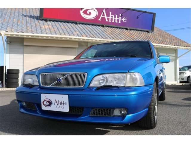 1999 Volvo V70 R AWD 4WD Sedan for sale, Japanese used car export - photo 1 of 21 | GULJI TRADERS