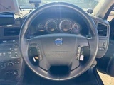 2003 Volvo V70 T-5 Sport Sedan for sale, Japanese used car export - photo 16 of 39 | GULJI TRADERS