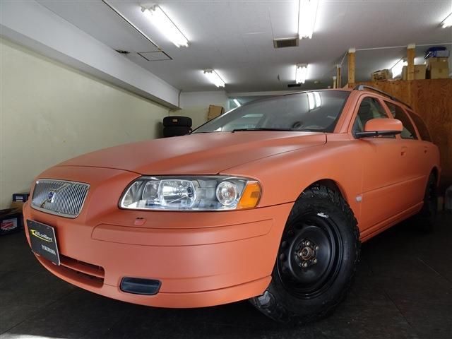 2005 Volvo V70 2.4 Sedan for sale, Japanese used car export - photo 1 of 18 | GULJI TRADERS