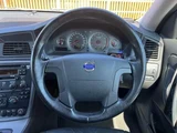 2005 Volvo V70 Base Sedan for sale, Japanese used car export - photo 7 of 9 | GULJI TRADERS