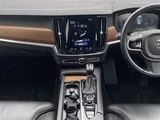 2017 Volvo V90 V90 T6 AWD 4WD Sedan for sale, Japanese used car export - photo 9 of 21 | GULJI TRADERS