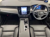 2022 Volvo V90 B5 Sedan for sale, Japanese used car export - photo 22 of 30 | GULJI TRADERS