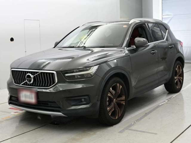 2019 Volvo XC40 4WD Sedan for sale, Japanese used car export - photo 1 of 12 | GULJI TRADERS