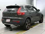 2019 Volvo XC40 4WD Sedan for sale, Japanese used car export - photo 2 of 12 | GULJI TRADERS
