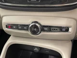 2020 Volvo XC40 XC40 B4 AWD 4WD Sedan for sale, Japanese used car export - photo 17 of 23 | GULJI TRADERS