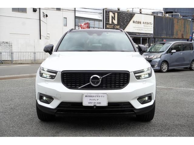 2020 Volvo XC40 B4 AWD - photo 1 2020 Volvo XC40 B4 AWD Sedan for sale, Japanese used car export - photo 1 of 7 | GULJI TRADERS