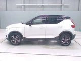 2021 Volvo XC40 B4 AWD 4WD Sedan for sale, Japanese used car export - photo 4 of 13 | GULJI TRADERS
