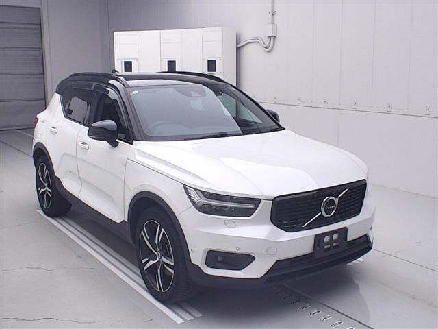2021 Volvo XC40 XC40 B4 AWD 4WD Sedan for sale, Japanese used car export - photo 1 of 11 | GULJI TRADERS