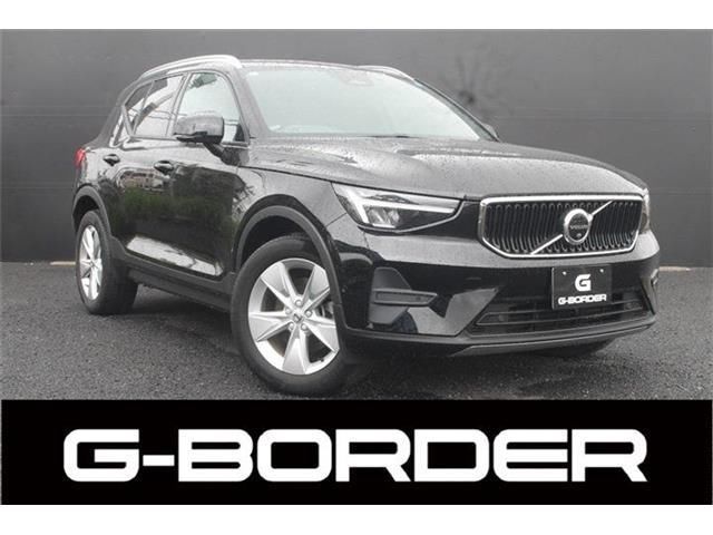 2022 Volvo XC40 Plus Pro B3 - photo 1 2022 Volvo XC40 Plus Pro B3 Sedan for sale, Japanese used car export - photo 1 of 24 | GULJI TRADERS