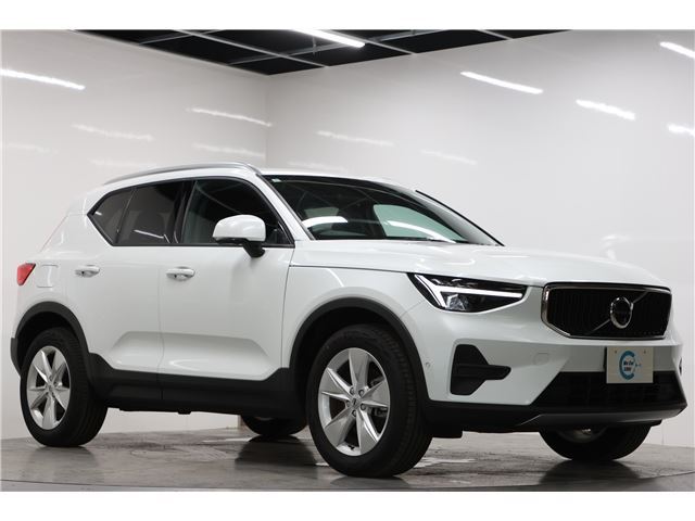 2025 Volvo XC40 B3 Sedan for sale, Japanese used car export - photo 1 of 77 | GULJI TRADERS