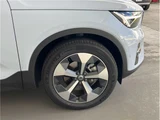 2025 Volvo XC40 B4 AWD Sedan for sale, Japanese used car export - photo 7 of 15 | GULJI TRADERS