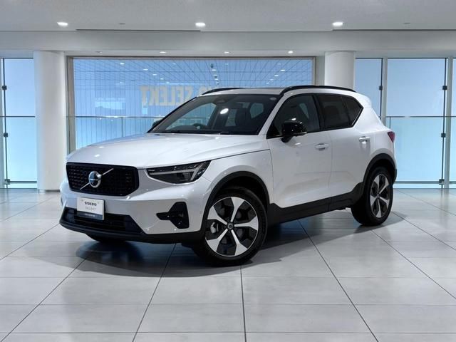 2025 Volvo XC40 B3 Sedan for sale, Japanese used car export - photo 1 of 9 | GULJI TRADERS