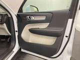 2026 Volvo XC40 B4 AWD 4WD Sedan for sale, Japanese used car export - photo 29 of 57 | GULJI TRADERS