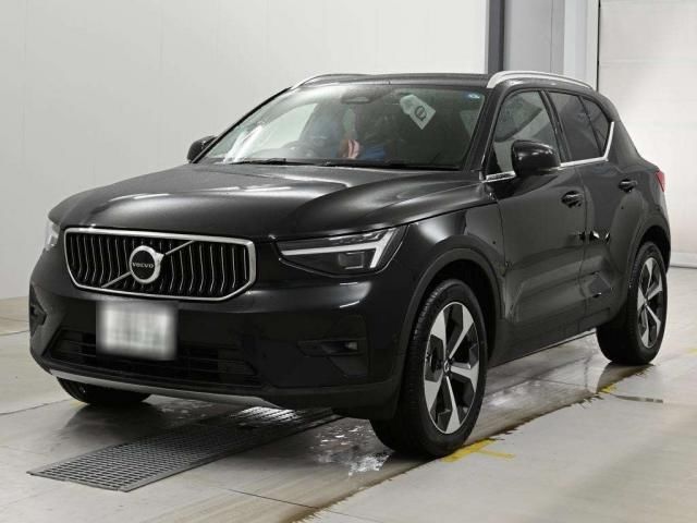 2026 Volvo XC40 B4 AWD 4WD Sedan for sale, Japanese used car export - photo 1 of 9 | GULJI TRADERS