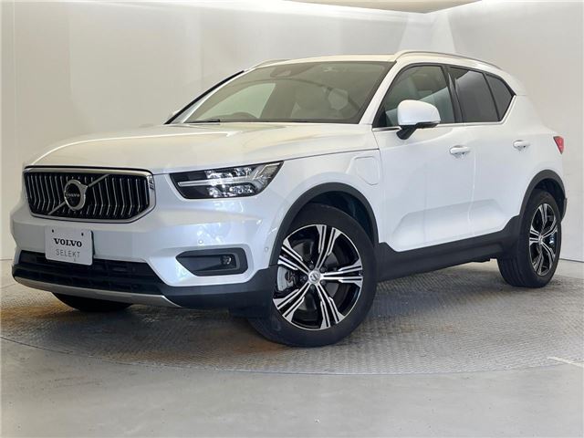 2022 Volvo XC40 Recharge Hybrid T5 Sedan for sale, Japanese used car export - photo 1 of 30 | GULJI TRADERS