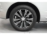 2021 Volvo XC60 B5 AWD Sedan for sale, Japanese used car export - photo 18 of 59 | GULJI TRADERS