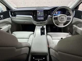 2021 Volvo XC60 B5 AWD 4WD Sedan for sale, Japanese used car export - photo 3 of 17 | GULJI TRADERS