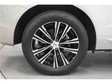 2022 Volvo XC60 B5 AWD Sedan for sale, Japanese used car export - photo 19 of 58 | GULJI TRADERS
