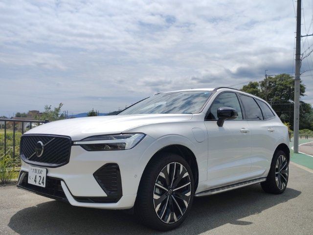 2025 Volvo XC60 AWD PHEV Sedan for sale, Japanese used car export - photo 1 of 21 | GULJI TRADERS