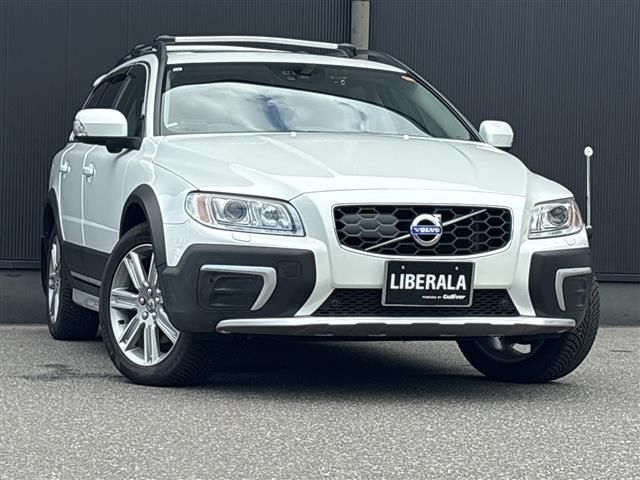 2015 Volvo XC70 XC70 T5 AWD 4WD Sedan for sale, Japanese used car export - photo 1 of 22 | GULJI TRADERS