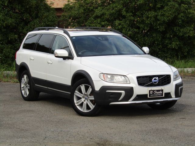 2016 Volvo XC70 T5 - photo 1 2016 Volvo XC70 T5 Sedan for sale, Japanese used car export - photo 1 of 20 | GULJI TRADERS