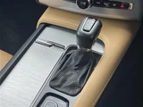 2016 Volvo XC90 XC90 T5 AWD 4WD Sedan for sale, Japanese used car export - photo 16 of 23 | GULJI TRADERS