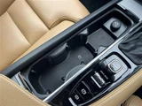 2016 Volvo XC90 XC90 T5 AWD 4WD Sedan for sale, Japanese used car export - photo 17 of 23 | GULJI TRADERS