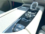 2025 Volvo XC90 B5 AWD Sedan for sale, Japanese used car export - photo 25 of 30 | GULJI TRADERS