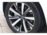 2025 Volvo XC90 B5 AWD Sedan for sale, Japanese used car export - photo 28 of 36 | GULJI TRADERS